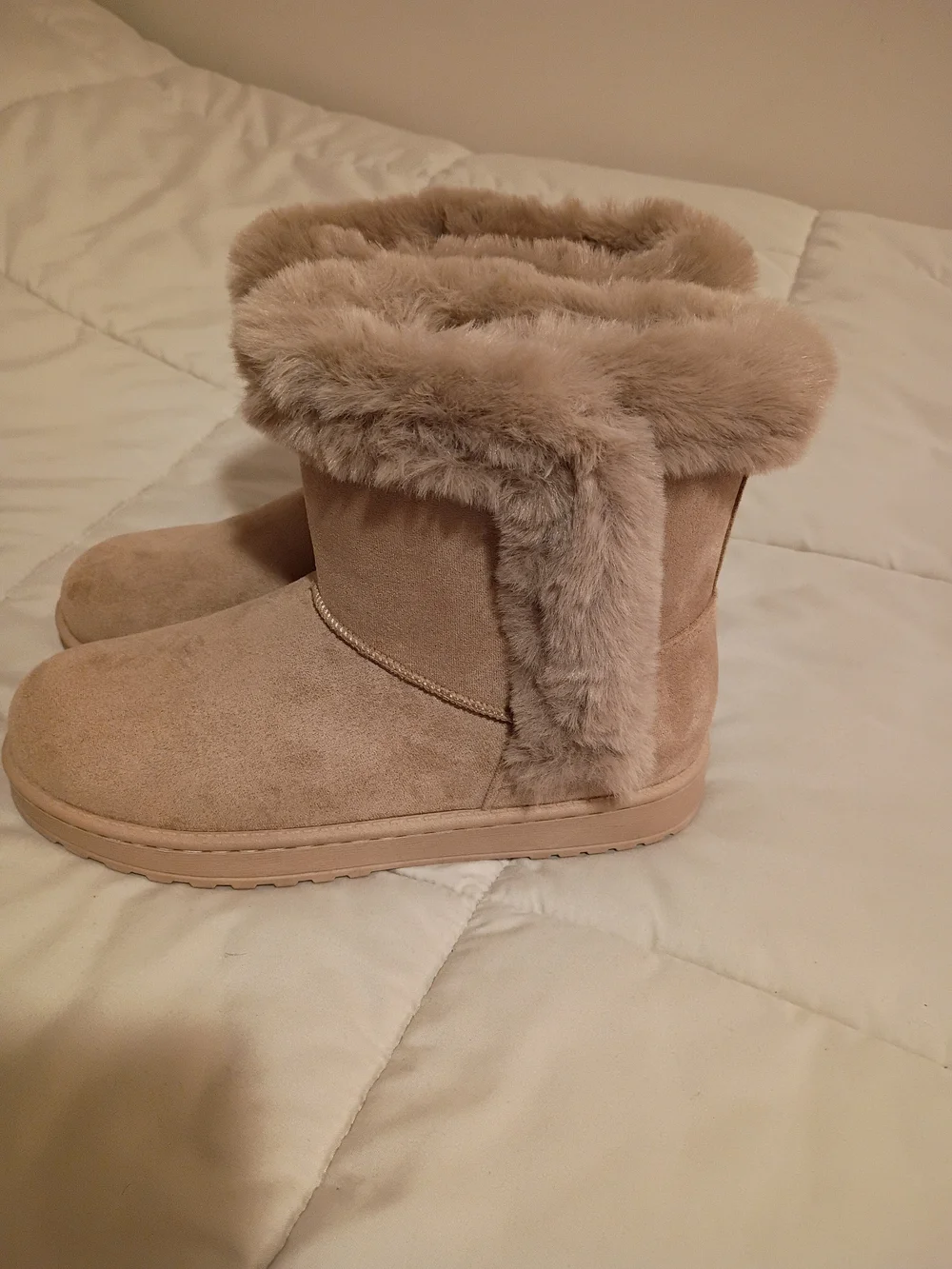 White Mountain Tan Faux Fur Cuff Winter Boots Like New